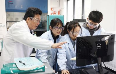 二十余年“追光人” 深耕變色材料科學，創新成果助力雙碳目標